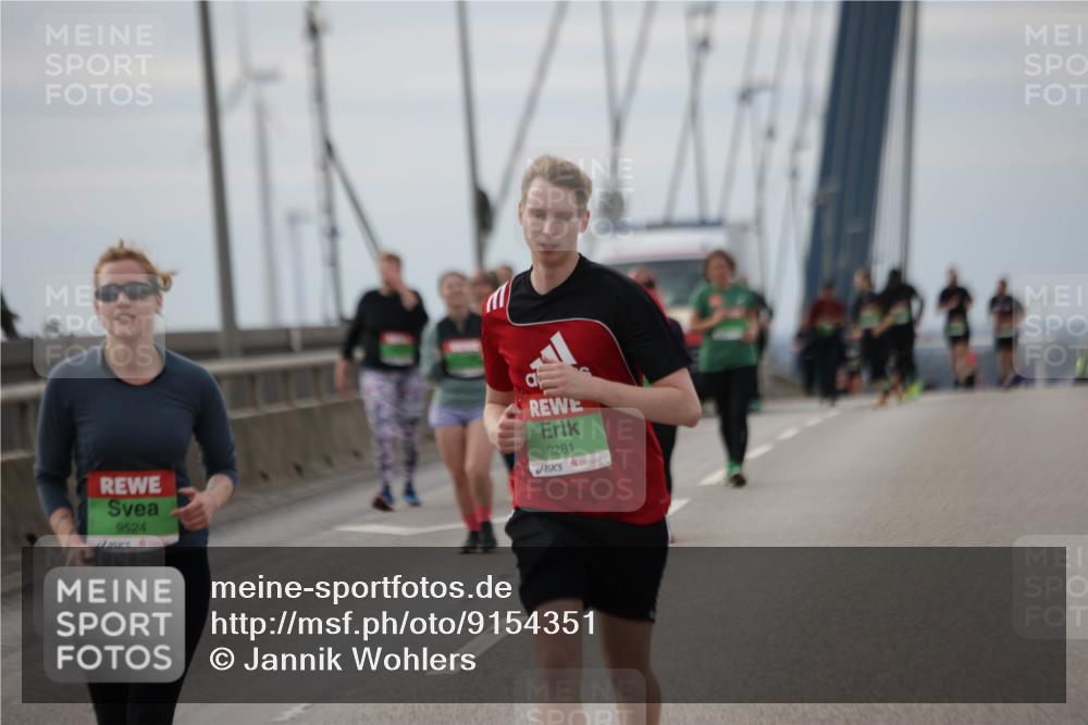 03.10.2025 - Köhlbrandbrückenlauf Jannik Wohlers http://msf.ph/oto/9154351 03.10.2025 16:05:38 Position 1 9524, 9281 meine-sportfotos.de