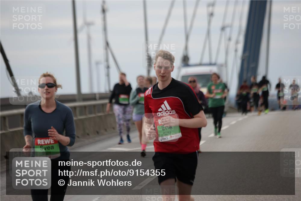 03.10.2025 - Köhlbrandbrückenlauf Jannik Wohlers http://msf.ph/oto/9154355 03.10.2025 16:05:38 Position 1 9524, 9281 meine-sportfotos.de