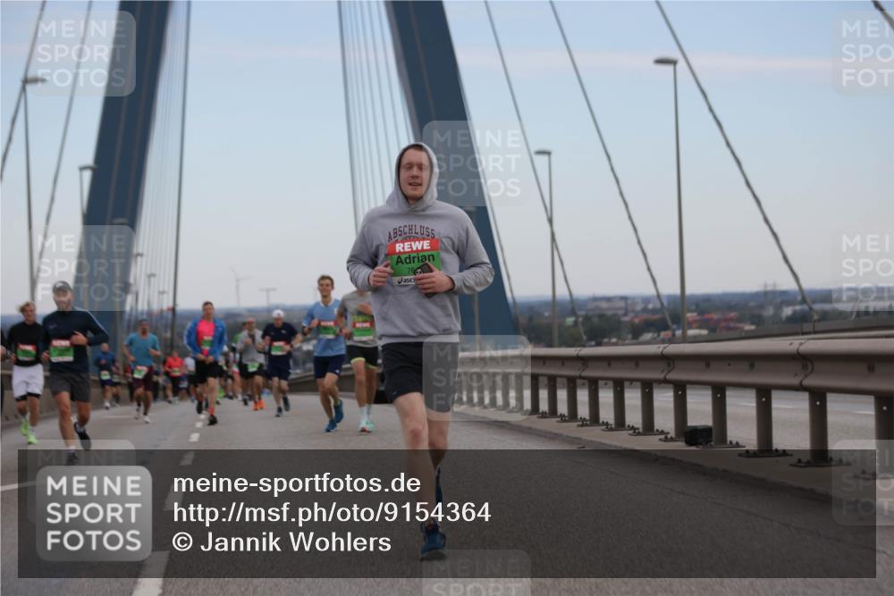 03.10.2025 - Köhlbrandbrückenlauf Jannik Wohlers http://msf.ph/oto/9154364 03.10.2025 15:23:51 Position 1 76 meine-sportfotos.de
