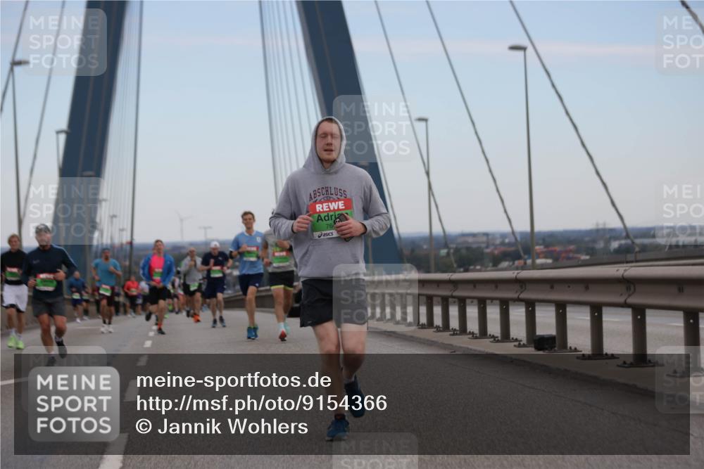 03.10.2025 - Köhlbrandbrückenlauf Jannik Wohlers http://msf.ph/oto/9154366 03.10.2025 15:23:51 Position 1 76 meine-sportfotos.de