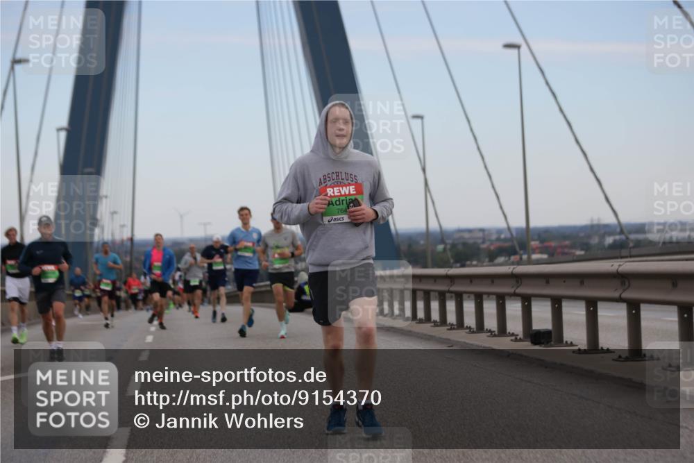 03.10.2025 - Köhlbrandbrückenlauf Jannik Wohlers http://msf.ph/oto/9154370 03.10.2025 15:23:51 Position 1 764 meine-sportfotos.de