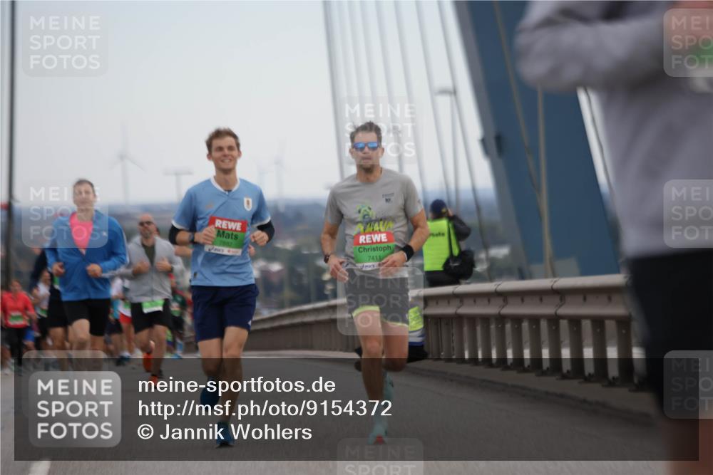03.10.2025 - Köhlbrandbrückenlauf Jannik Wohlers http://msf.ph/oto/9154372 03.10.2025 15:23:52 Position 1 10, 7882, 7411 meine-sportfotos.de