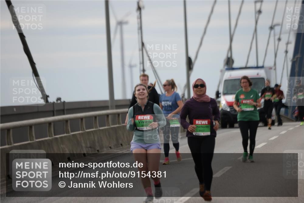 03.10.2025 - Köhlbrandbrückenlauf Jannik Wohlers http://msf.ph/oto/9154381 03.10.2025 16:05:41 Position 1 09, 8840, 8437 meine-sportfotos.de