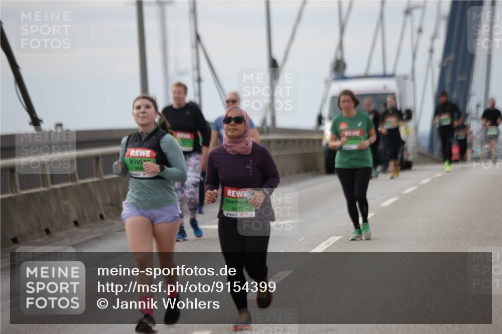 03.10.2025 - Köhlbrandbrückenlauf Jannik Wohlers http://msf.ph/oto/9154399 03.10.2025 16:05:42 Position 1 884, 8437 meine-sportfotos.de