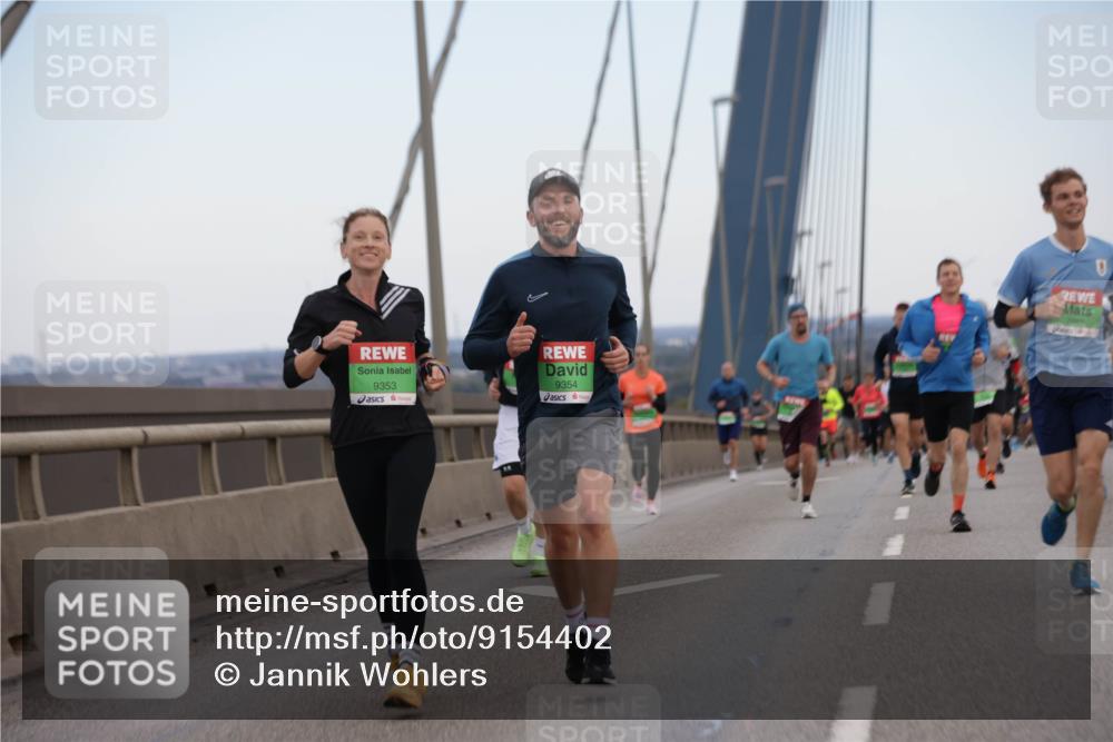 03.10.2025 - Köhlbrandbrückenlauf Jannik Wohlers http://msf.ph/oto/9154402 03.10.2025 15:23:54 Position 1 9353, 9354 meine-sportfotos.de