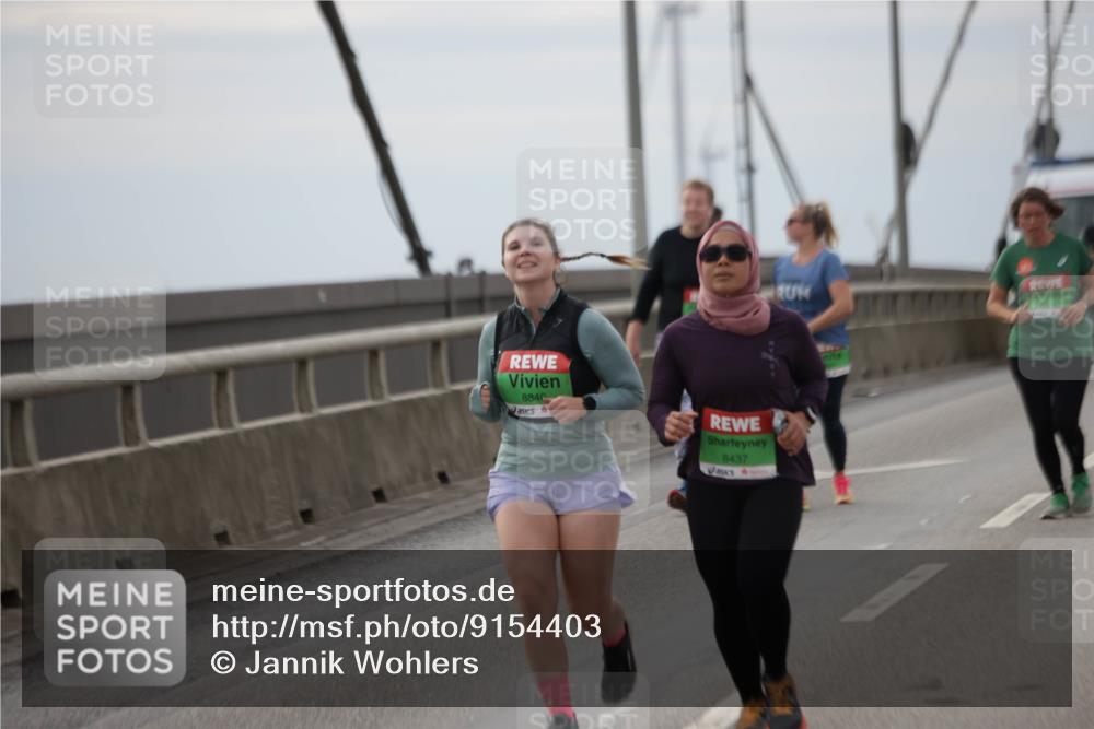 03.10.2025 - Köhlbrandbrückenlauf Jannik Wohlers http://msf.ph/oto/9154403 03.10.2025 16:05:43 Position 1 8840, 8437 meine-sportfotos.de