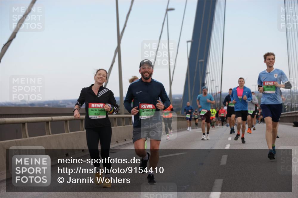 03.10.2025 - Köhlbrandbrückenlauf Jannik Wohlers http://msf.ph/oto/9154410 03.10.2025 15:23:54 Position 1 9353, 9354, 7882 meine-sportfotos.de