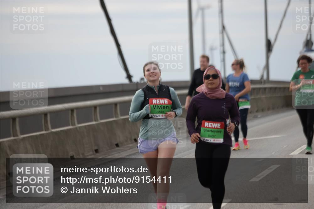 03.10.2025 - Köhlbrandbrückenlauf Jannik Wohlers http://msf.ph/oto/9154411 03.10.2025 16:05:43 Position 1 8840, 8437 meine-sportfotos.de
