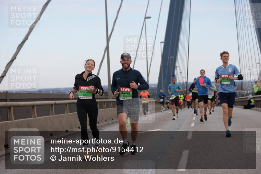 03.10.2025 - Köhlbrandbrückenlauf Jannik Wohlers http://msf.ph/oto/9154412 03.10.2025 15:23:54 Position 1 9353, 9354 meine-sportfotos.de