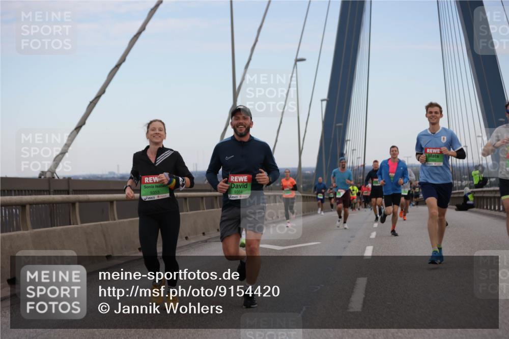 03.10.2025 - Köhlbrandbrückenlauf Jannik Wohlers http://msf.ph/oto/9154420 03.10.2025 15:23:55 Position 1 9353, 9354 meine-sportfotos.de