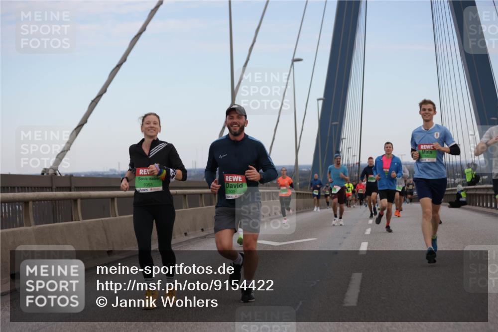 03.10.2025 - Köhlbrandbrückenlauf Jannik Wohlers http://msf.ph/oto/9154422 03.10.2025 15:23:55 Position 1 9353, 9354 meine-sportfotos.de