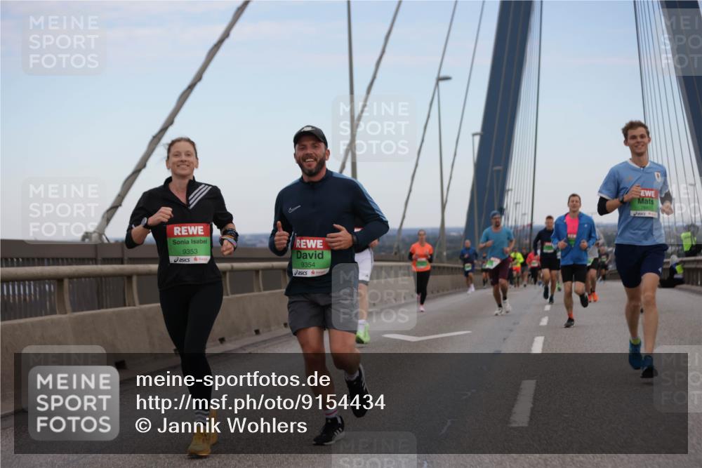 03.10.2025 - Köhlbrandbrückenlauf Jannik Wohlers http://msf.ph/oto/9154434 03.10.2025 15:23:55 Position 1 9353, 9354, 7882 meine-sportfotos.de