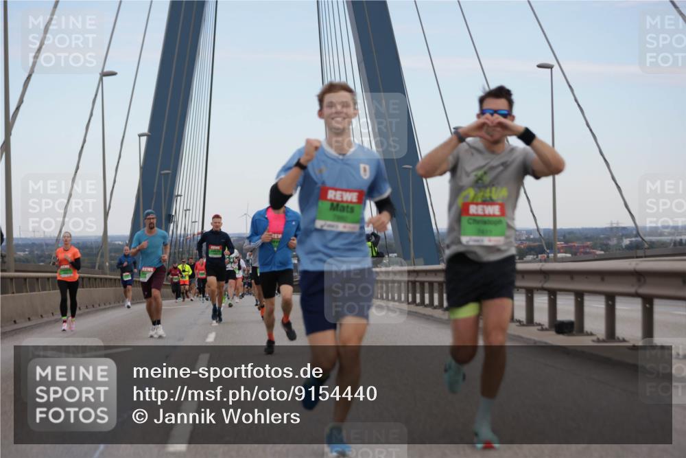03.10.2025 - Köhlbrandbrückenlauf Jannik Wohlers http://msf.ph/oto/9154440 03.10.2025 15:23:56 Position 1 0, 7431 meine-sportfotos.de