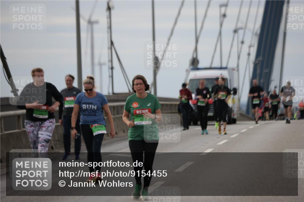 03.10.2025 - Köhlbrandbrückenlauf Jannik Wohlers http://msf.ph/oto/9154455 03.10.2025 16:05:46 Position 1 8301, 8514 meine-sportfotos.de