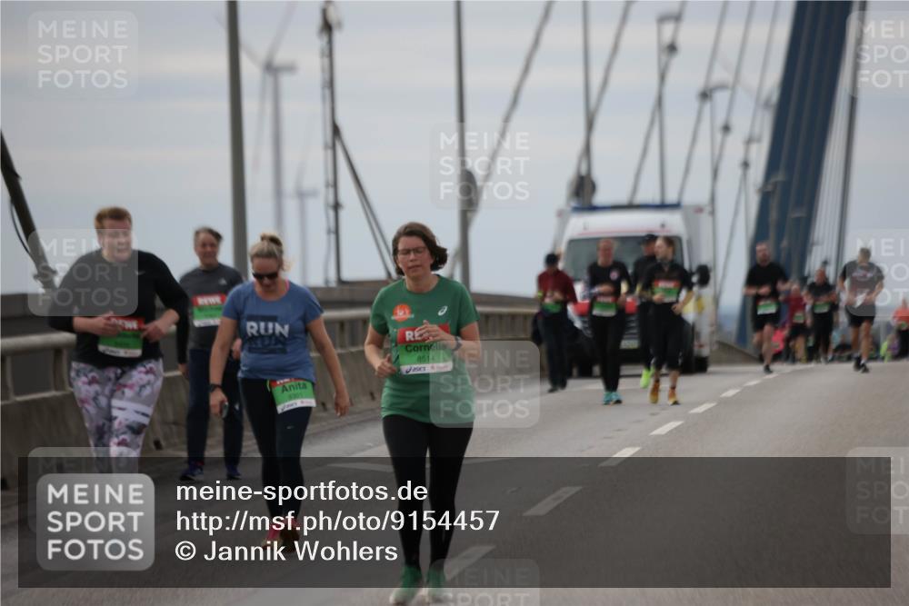 03.10.2025 - Köhlbrandbrückenlauf Jannik Wohlers http://msf.ph/oto/9154457 03.10.2025 16:05:46 Position 1 8301, 8514 meine-sportfotos.de