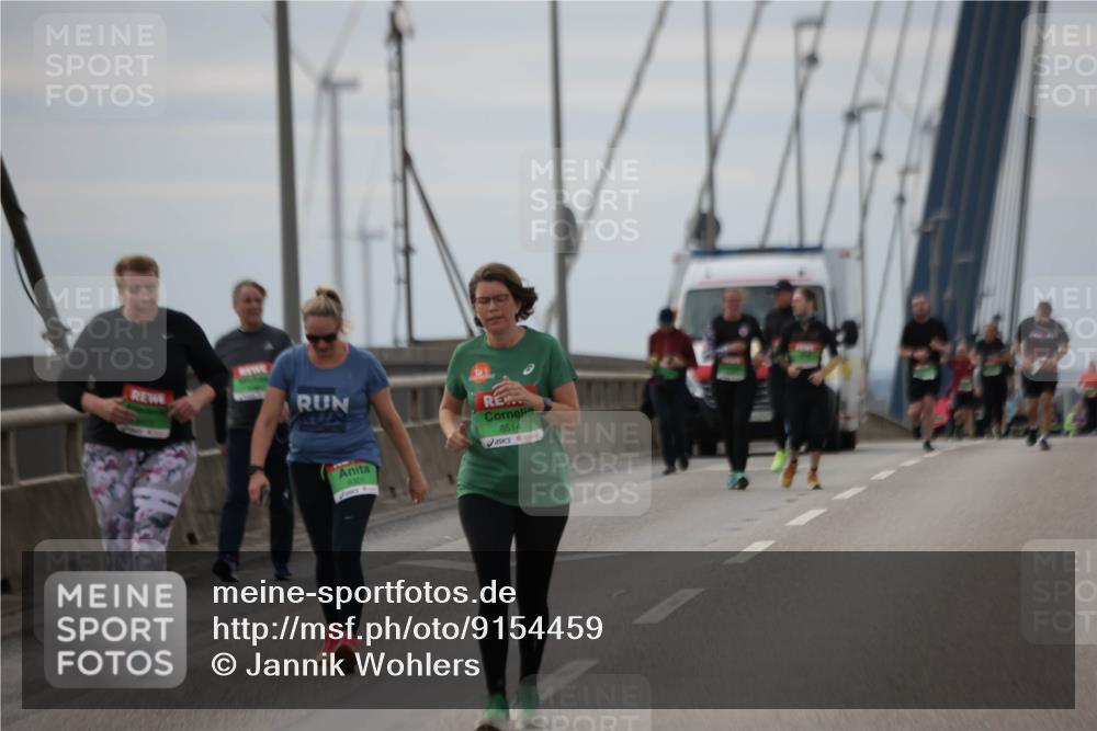 03.10.2025 - Köhlbrandbrückenlauf Jannik Wohlers http://msf.ph/oto/9154459 03.10.2025 16:05:46 Position 1 8301, 8514 meine-sportfotos.de
