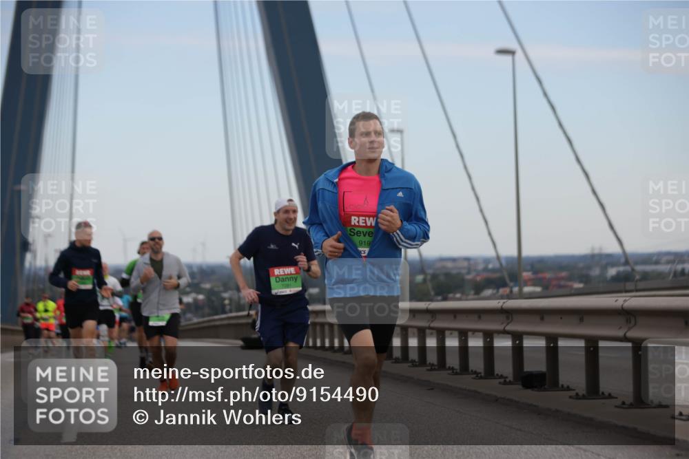 03.10.2025 - Köhlbrandbrückenlauf Jannik Wohlers http://msf.ph/oto/9154490 03.10.2025 15:23:58 Position 1 7281, 919 meine-sportfotos.de