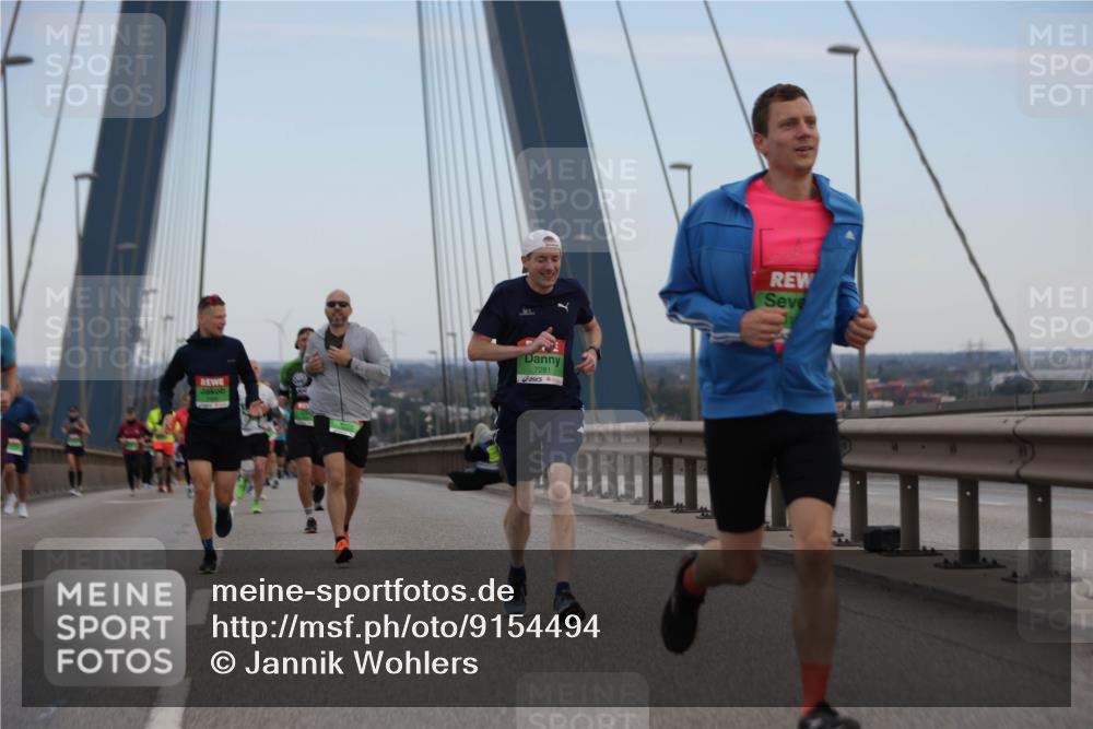 03.10.2025 - Köhlbrandbrückenlauf Jannik Wohlers http://msf.ph/oto/9154494 03.10.2025 15:23:58 Position 1 7281 meine-sportfotos.de