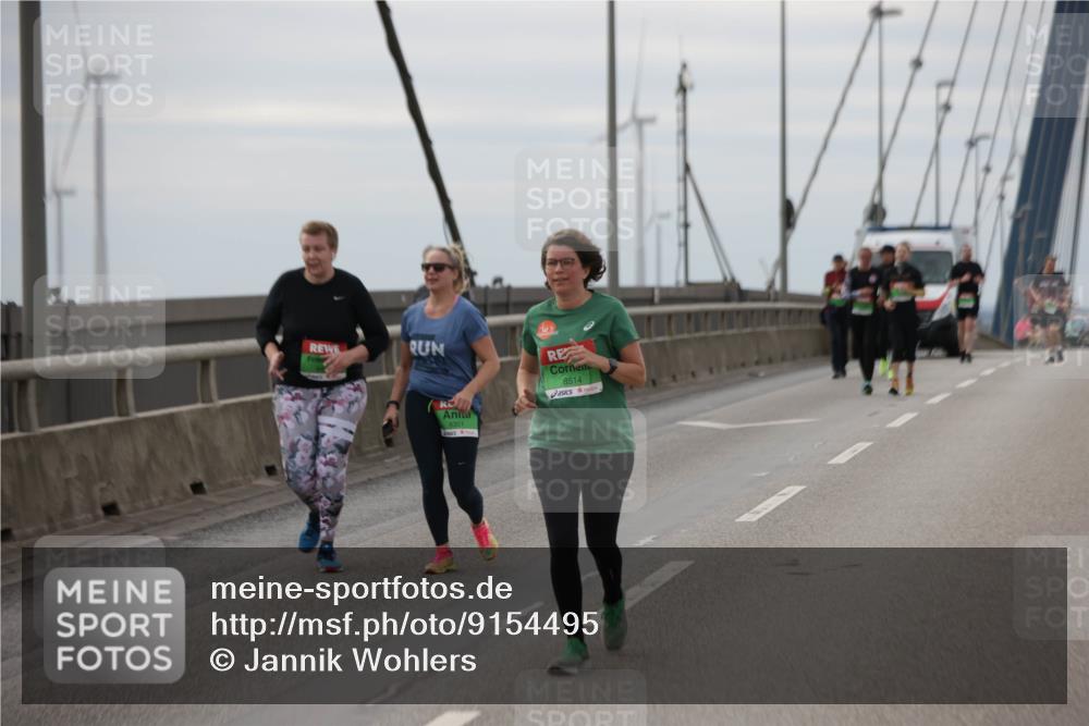 03.10.2025 - Köhlbrandbrückenlauf Jannik Wohlers http://msf.ph/oto/9154495 03.10.2025 16:05:49 Position 1 12, 8301, 8514 meine-sportfotos.de