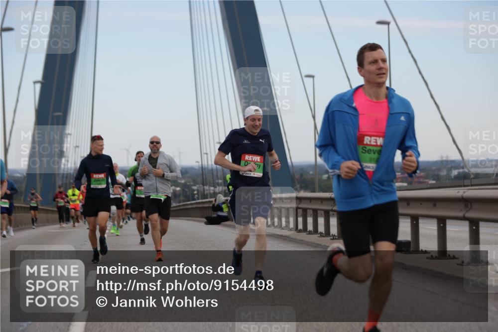 03.10.2025 - Köhlbrandbrückenlauf Jannik Wohlers http://msf.ph/oto/9154498 03.10.2025 15:23:58 Position 1 919 meine-sportfotos.de