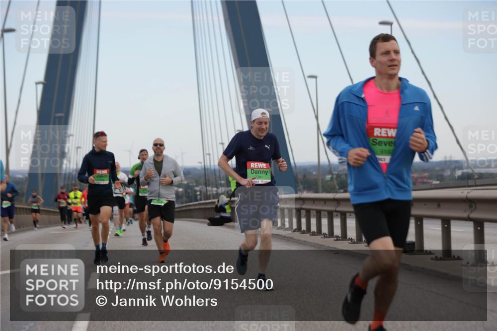 03.10.2025 - Köhlbrandbrückenlauf Jannik Wohlers http://msf.ph/oto/9154500 03.10.2025 15:23:58 Position 1 9192 meine-sportfotos.de