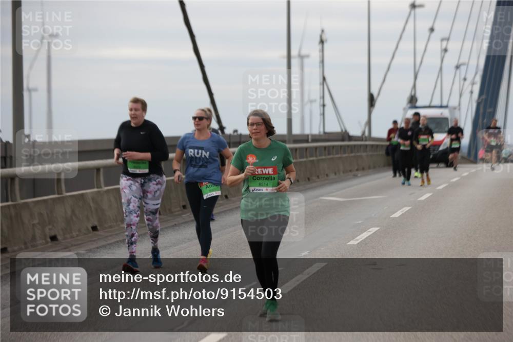 03.10.2025 - Köhlbrandbrückenlauf Jannik Wohlers http://msf.ph/oto/9154503 03.10.2025 16:05:50 Position 1 8301, 8514 meine-sportfotos.de