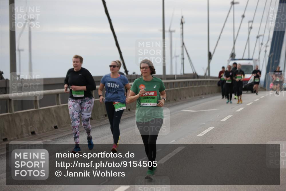 03.10.2025 - Köhlbrandbrückenlauf Jannik Wohlers http://msf.ph/oto/9154505 03.10.2025 16:05:50 Position 1 8301, 8514 meine-sportfotos.de