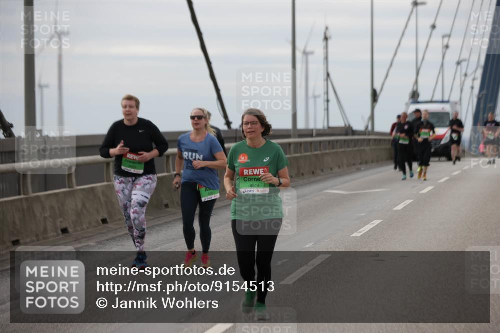 03.10.2025 - Köhlbrandbrückenlauf Jannik Wohlers http://msf.ph/oto/9154513 03.10.2025 16:05:50 Position 1 8301, 8514 meine-sportfotos.de