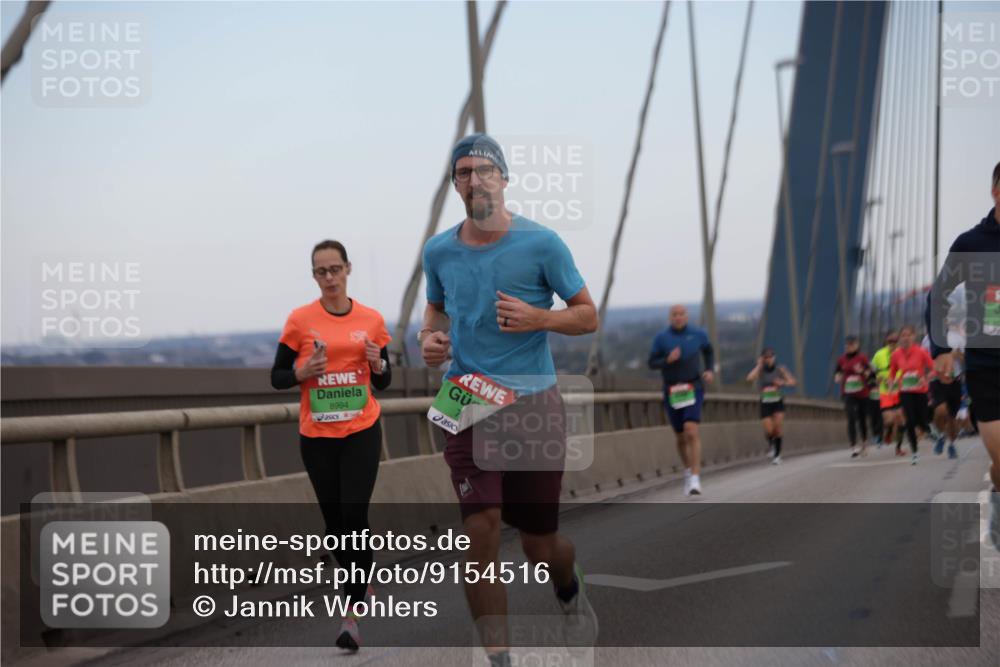 03.10.2025 - Köhlbrandbrückenlauf Jannik Wohlers http://msf.ph/oto/9154516 03.10.2025 15:24:00 Position 1 8994 meine-sportfotos.de