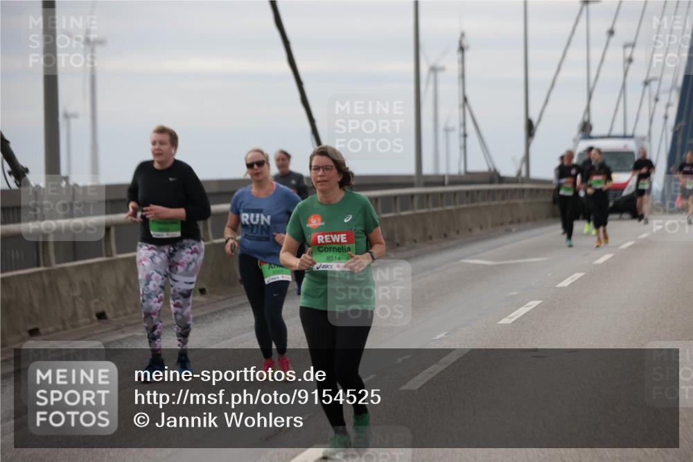 03.10.2025 - Köhlbrandbrückenlauf Jannik Wohlers http://msf.ph/oto/9154525 03.10.2025 16:05:50 Position 1 8301, 8514 meine-sportfotos.de