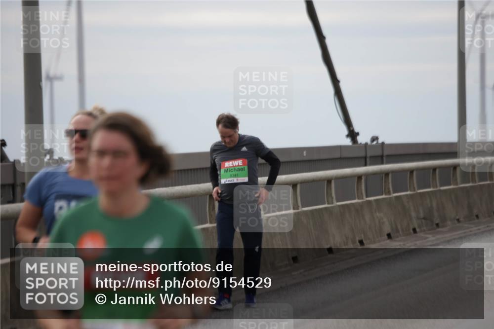 03.10.2025 - Köhlbrandbrückenlauf Jannik Wohlers http://msf.ph/oto/9154529 03.10.2025 16:05:52 Position 1 8341 meine-sportfotos.de