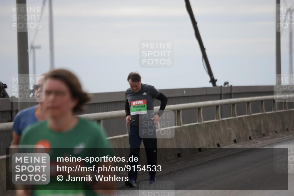 03.10.2025 - Köhlbrandbrückenlauf Jannik Wohlers http://msf.ph/oto/9154533 03.10.2025 16:05:52 Position 1 8341 meine-sportfotos.de