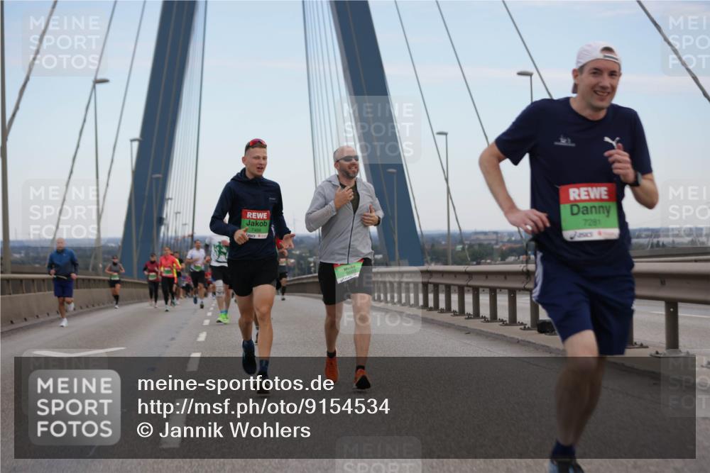 03.10.2025 - Köhlbrandbrückenlauf Jannik Wohlers http://msf.ph/oto/9154534 03.10.2025 15:24:01 Position 1 7466, 9669, 7281 meine-sportfotos.de