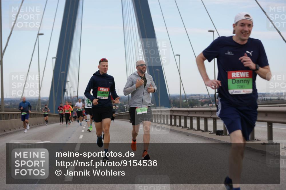 03.10.2025 - Köhlbrandbrückenlauf Jannik Wohlers http://msf.ph/oto/9154536 03.10.2025 15:24:01 Position 1 7466, 7281 meine-sportfotos.de