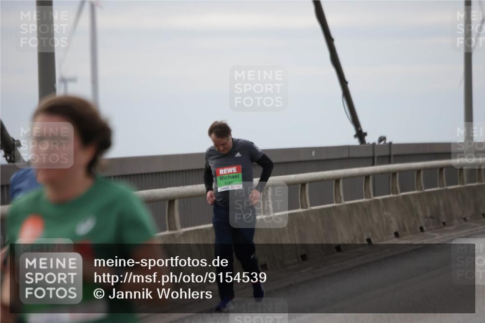 03.10.2025 - Köhlbrandbrückenlauf Jannik Wohlers http://msf.ph/oto/9154539 03.10.2025 16:05:52 Position 1 8341 meine-sportfotos.de