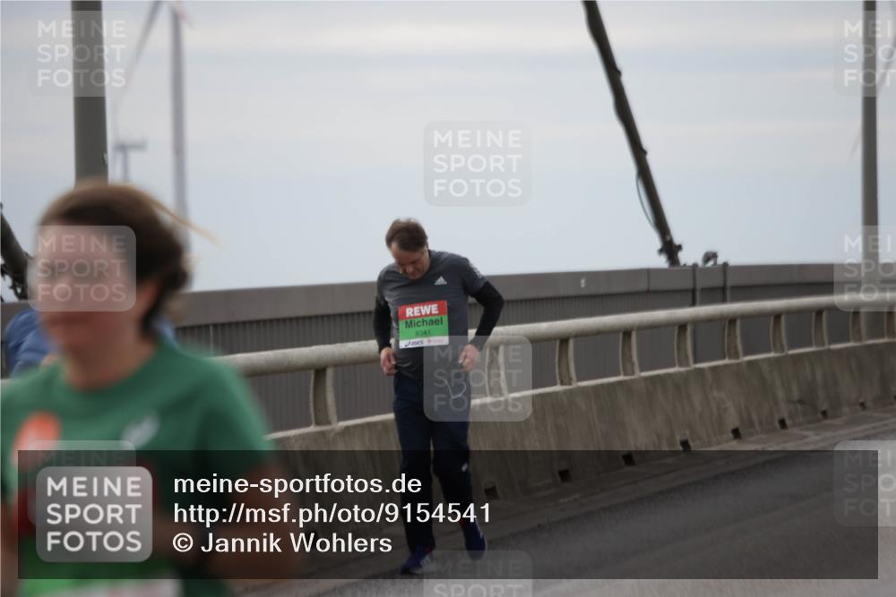 03.10.2025 - Köhlbrandbrückenlauf Jannik Wohlers http://msf.ph/oto/9154541 03.10.2025 16:05:53 Position 1 8341 meine-sportfotos.de