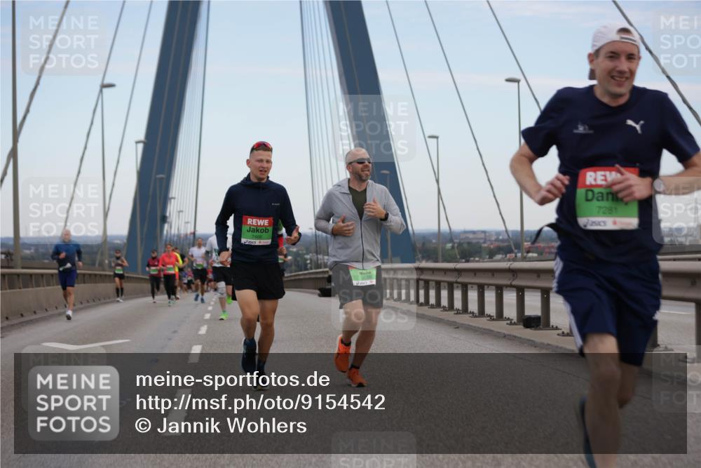 03.10.2025 - Köhlbrandbrückenlauf Jannik Wohlers http://msf.ph/oto/9154542 03.10.2025 15:24:01 Position 1 7466, 9669, 7281 meine-sportfotos.de