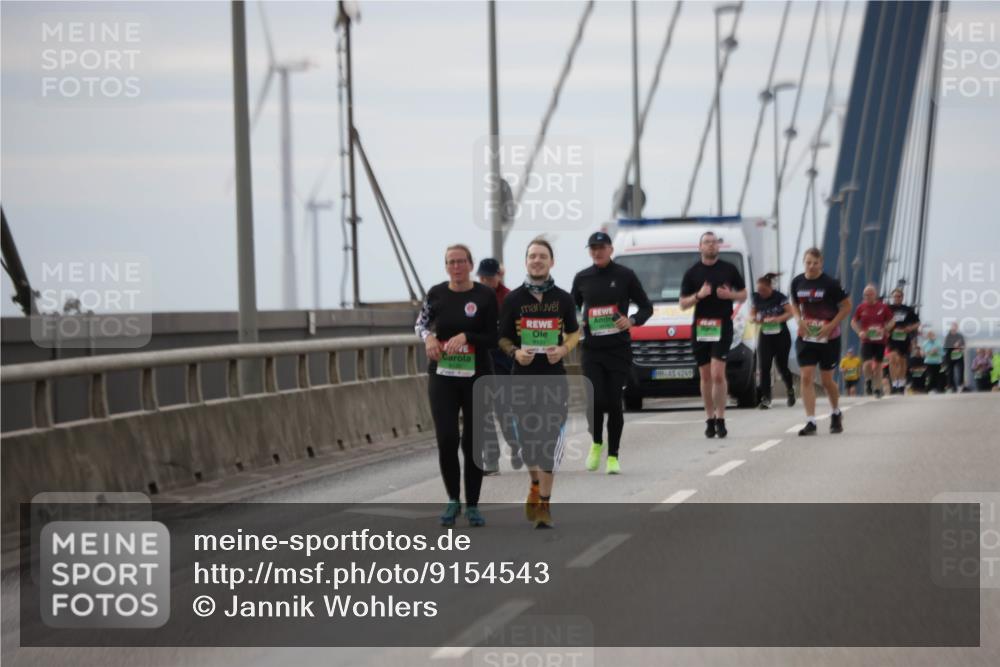 03.10.2025 - Köhlbrandbrückenlauf Jannik Wohlers http://msf.ph/oto/9154543 03.10.2025 16:05:54 Position 1 8131, 4249 meine-sportfotos.de