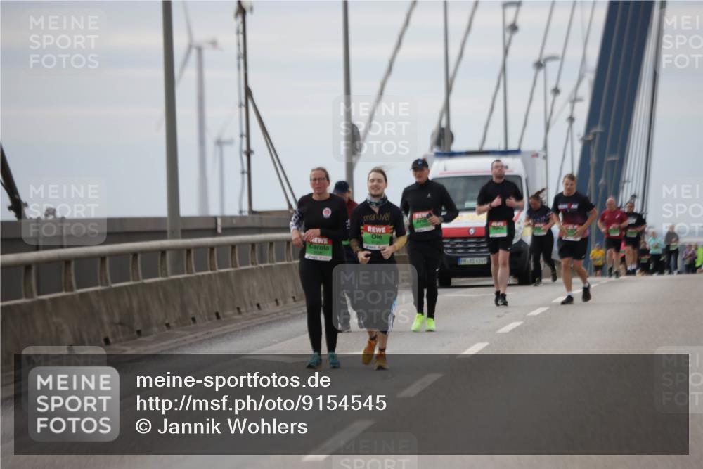 03.10.2025 - Köhlbrandbrückenlauf Jannik Wohlers http://msf.ph/oto/9154545 03.10.2025 16:05:55 Position 1 4249 meine-sportfotos.de