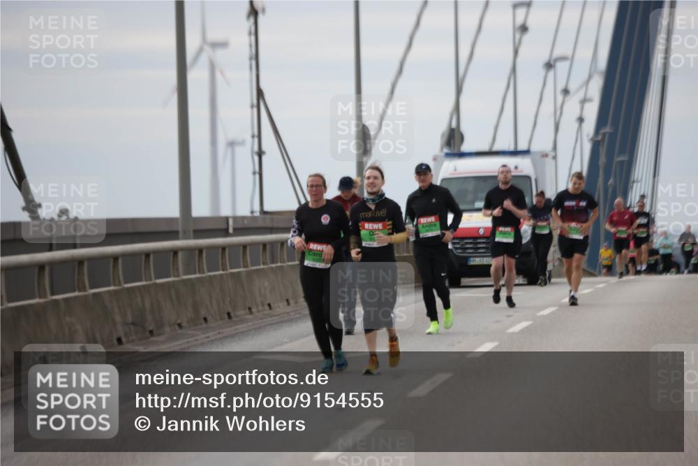 03.10.2025 - Köhlbrandbrückenlauf Jannik Wohlers http://msf.ph/oto/9154555 03.10.2025 16:05:55 Position 1 42 meine-sportfotos.de