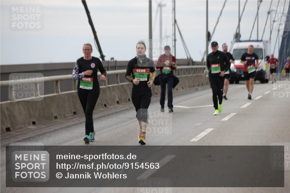 03.10.2025 - Köhlbrandbrückenlauf Jannik Wohlers http://msf.ph/oto/9154563 03.10.2025 16:06:00 Position 1 8130, 8131 meine-sportfotos.de