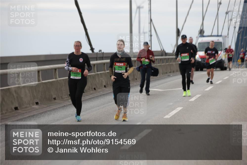 03.10.2025 - Köhlbrandbrückenlauf Jannik Wohlers http://msf.ph/oto/9154569 03.10.2025 16:06:00 Position 1 8130, 8131 meine-sportfotos.de