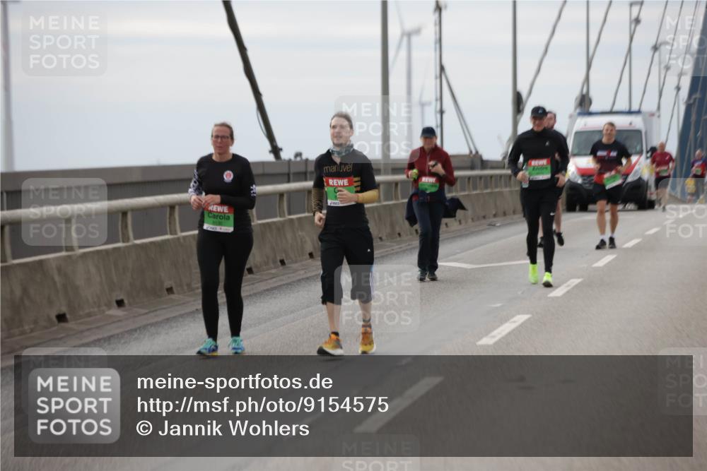 03.10.2025 - Köhlbrandbrückenlauf Jannik Wohlers http://msf.ph/oto/9154575 03.10.2025 16:06:00 Position 1  meine-sportfotos.de
