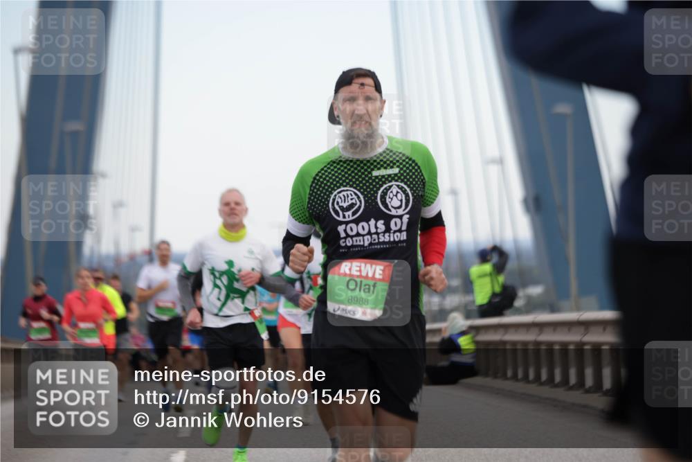 03.10.2025 - Köhlbrandbrückenlauf Jannik Wohlers http://msf.ph/oto/9154576 03.10.2025 15:24:03 Position 1 8988 meine-sportfotos.de