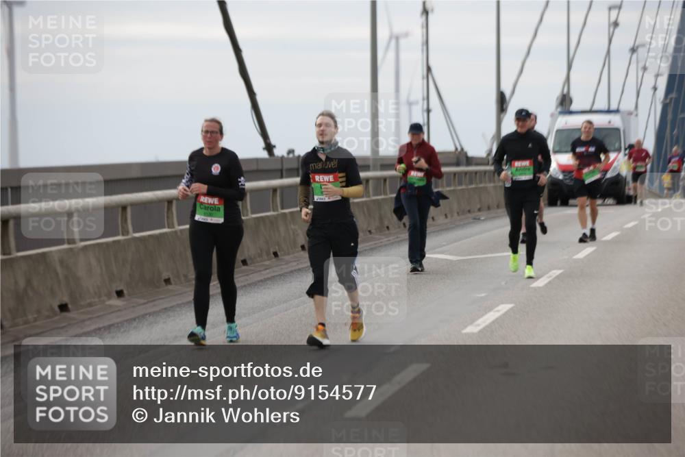 03.10.2025 - Köhlbrandbrückenlauf Jannik Wohlers http://msf.ph/oto/9154577 03.10.2025 16:06:00 Position 1  meine-sportfotos.de