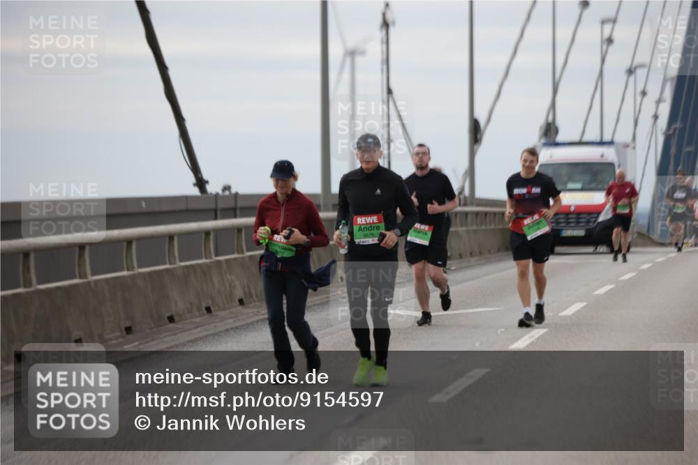 03.10.2025 - Köhlbrandbrückenlauf Jannik Wohlers http://msf.ph/oto/9154597 03.10.2025 16:06:04 Position 1 8876 meine-sportfotos.de