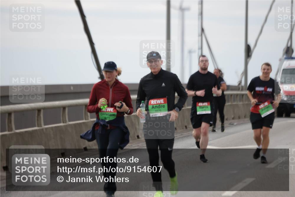 03.10.2025 - Köhlbrandbrückenlauf Jannik Wohlers http://msf.ph/oto/9154607 03.10.2025 16:06:05 Position 1 8876 meine-sportfotos.de