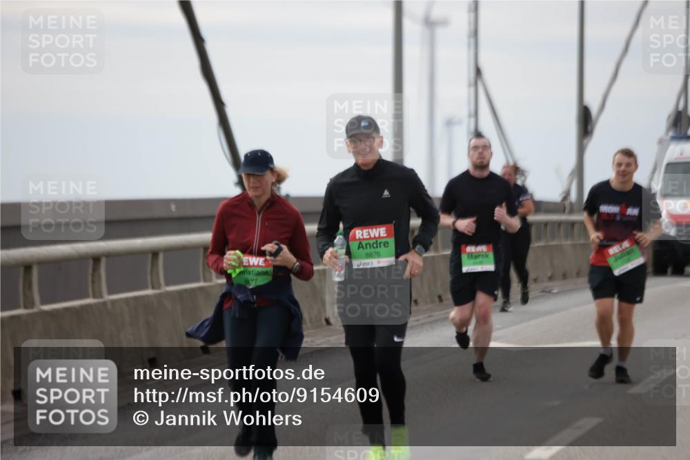 03.10.2025 - Köhlbrandbrückenlauf Jannik Wohlers http://msf.ph/oto/9154609 03.10.2025 16:06:05 Position 1 71, 8876 meine-sportfotos.de