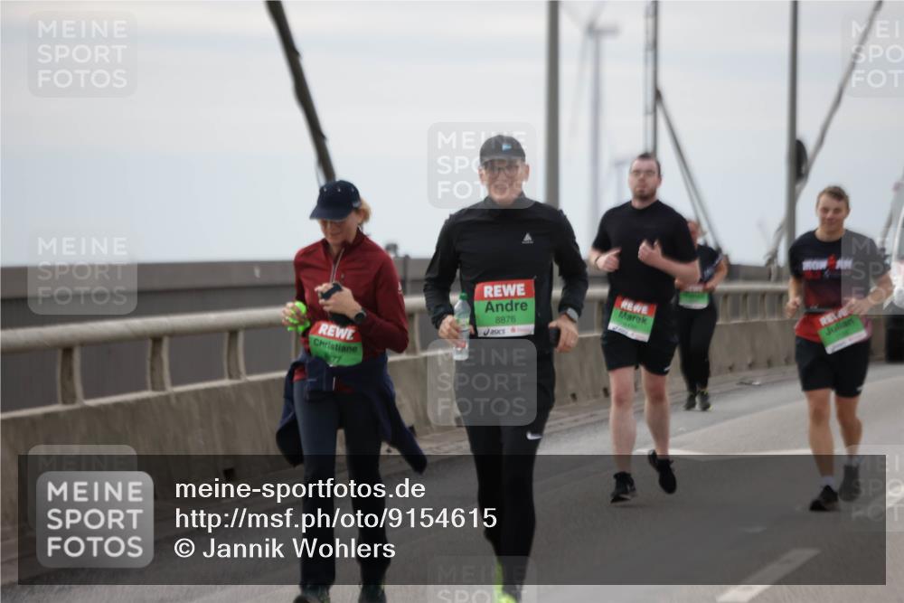 03.10.2025 - Köhlbrandbrückenlauf Jannik Wohlers http://msf.ph/oto/9154615 03.10.2025 16:06:05 Position 1 77, 8876 meine-sportfotos.de