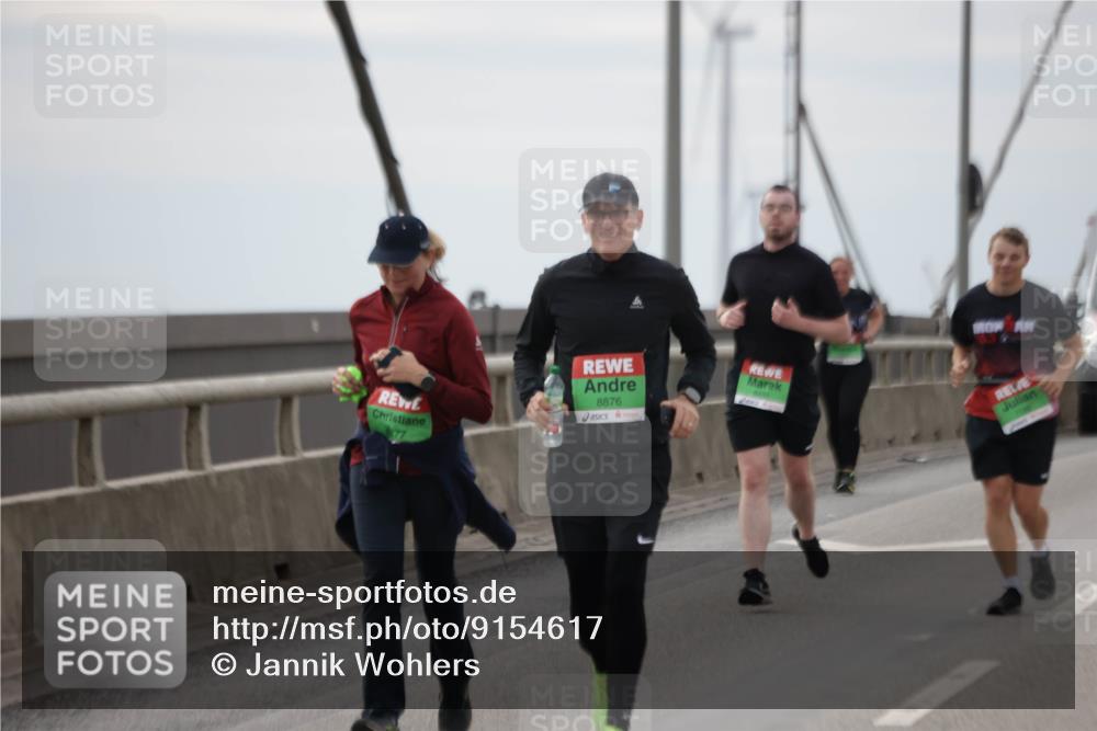 03.10.2025 - Köhlbrandbrückenlauf Jannik Wohlers http://msf.ph/oto/9154617 03.10.2025 16:06:05 Position 1 77, 8876 meine-sportfotos.de